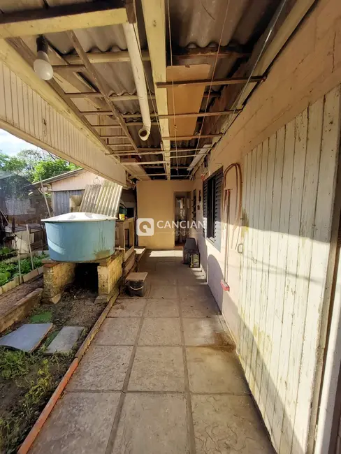 Casa com 4 quartos à venda, 70m2 em São José, Santa Maria - RS - imagem 4 Foto 4 de Casa com 4 quartos à venda, 70m2 em São José, Santa Maria - RS