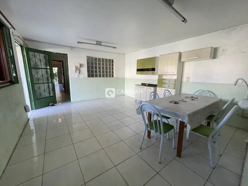 Foto 5 de Casa com 3 quartos à venda, 179m2 em Santa Maria - RS