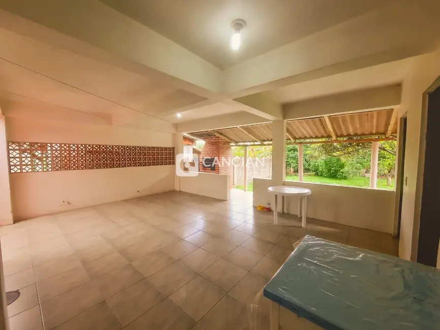 Casa com 3 quartos à venda, 150m2 em Salgado Filho, Santa Maria - RS - imagem 8 Foto 8 de Casa com 3 quartos à venda, 150m2 em Salgado Filho, Santa Maria - RS