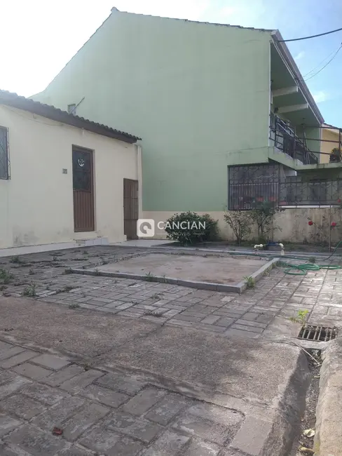 Foto 2 de Casa com 2 quartos à venda, 90m2 em Juscelino Kubitschek, Santa Maria - RS