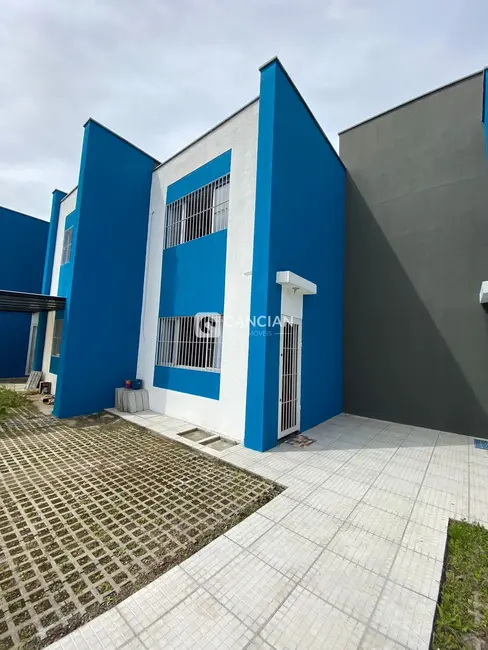 Foto 2 de Casa com 2 quartos à venda, 80m2 em Pé de Plátano, Santa Maria - RS