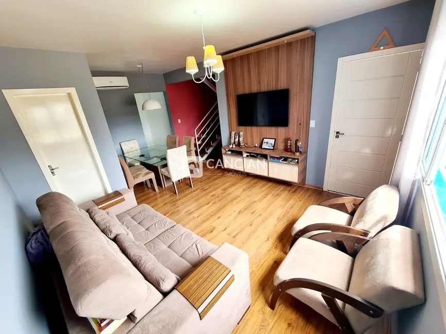 Casa com 2 quartos à venda, 80m2 em Pé de Plátano, Santa Maria - RS - imagem 4 Foto 4 de Casa com 2 quartos à venda, 80m2 em Pé de Plátano, Santa Maria - RS
