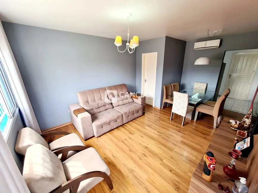 Casa com 2 quartos à venda, 80m2 em Pé de Plátano, Santa Maria - RS - imagem 3 Foto 3 de Casa com 2 quartos à venda, 80m2 em Pé de Plátano, Santa Maria - RS