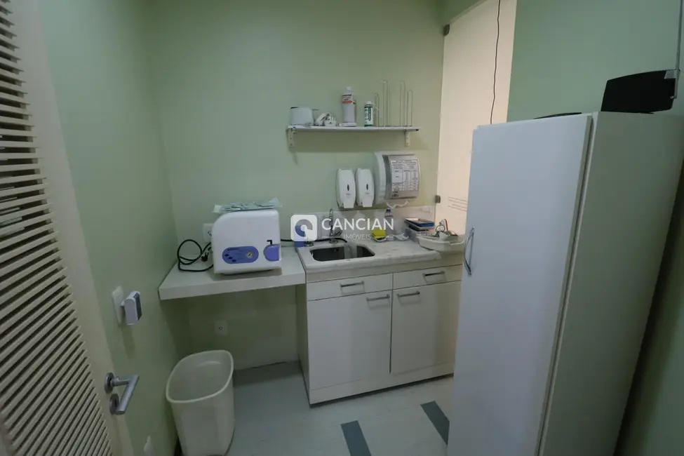 Sala Comercial com 1 quarto para alugar, 77m2 em Centro, Santa Maria - RS - imagem 5 Foto 5 de Sala Comercial com 1 quarto para alugar, 77m2 em Centro, Santa Maria - RS