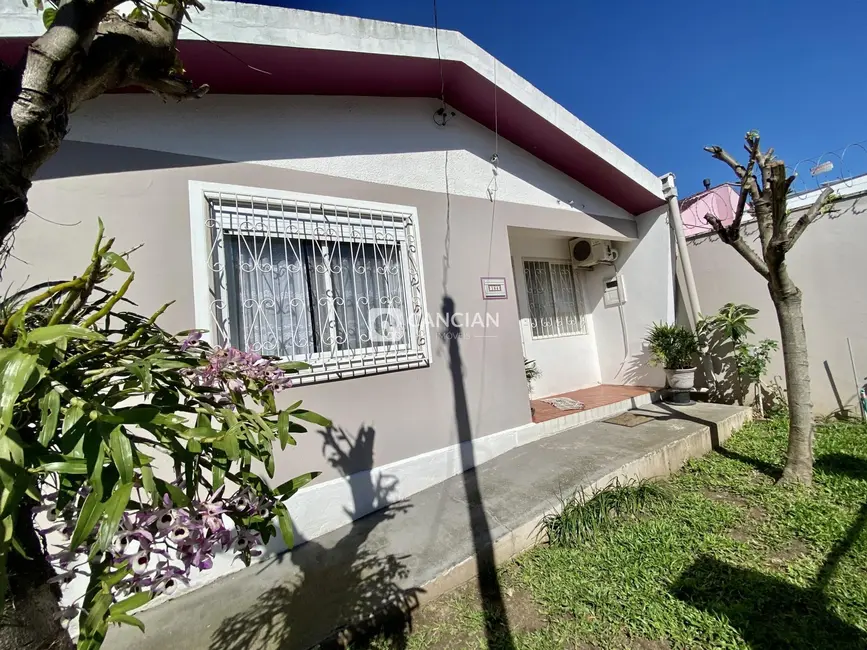 Foto 1 de Casa com 3 quartos à venda, 120m2 em Patronato, Santa Maria - RS