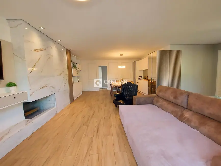 Casa com 4 quartos à venda, 287m2 em Camobi, Santa Maria - RS - imagem 9 Foto 9 de Casa com 4 quartos à venda, 287m2 em Camobi, Santa Maria - RS