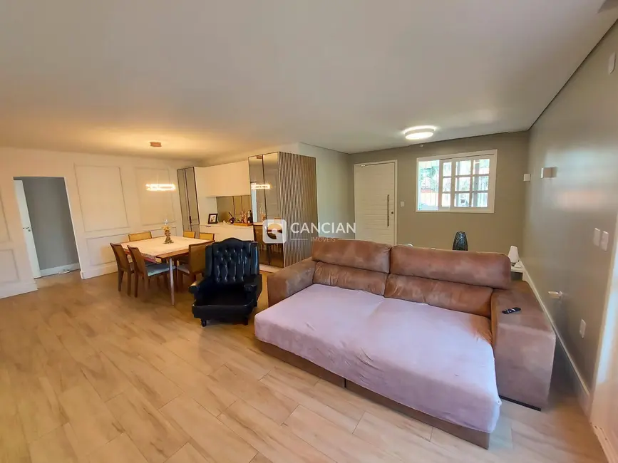 Casa com 4 quartos à venda, 287m2 em Camobi, Santa Maria - RS - imagem 8 Foto 8 de Casa com 4 quartos à venda, 287m2 em Camobi, Santa Maria - RS