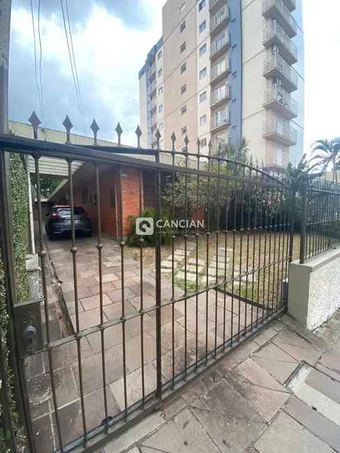 Foto 1 de Terreno / Lote à venda, 607m2 em Centro, Santa Maria - RS