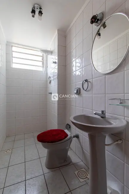 Apartamento com 1 quarto para alugar, 45m2 em Nossa Senhora de Lourdes, Santa Maria - RS - imagem 9 Foto 9 de Apartamento com 1 quarto para alugar, 45m2 em Nossa Senhora de Lourdes, Santa Maria - RS