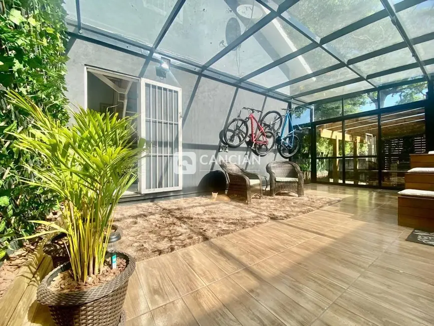 Casa com 3 quartos à venda, 125m2 em Nossa Senhora de Lourdes, Santa Maria - RS - imagem 5 Foto 5 de Casa com 3 quartos à venda, 125m2 em Nossa Senhora de Lourdes, Santa Maria - RS