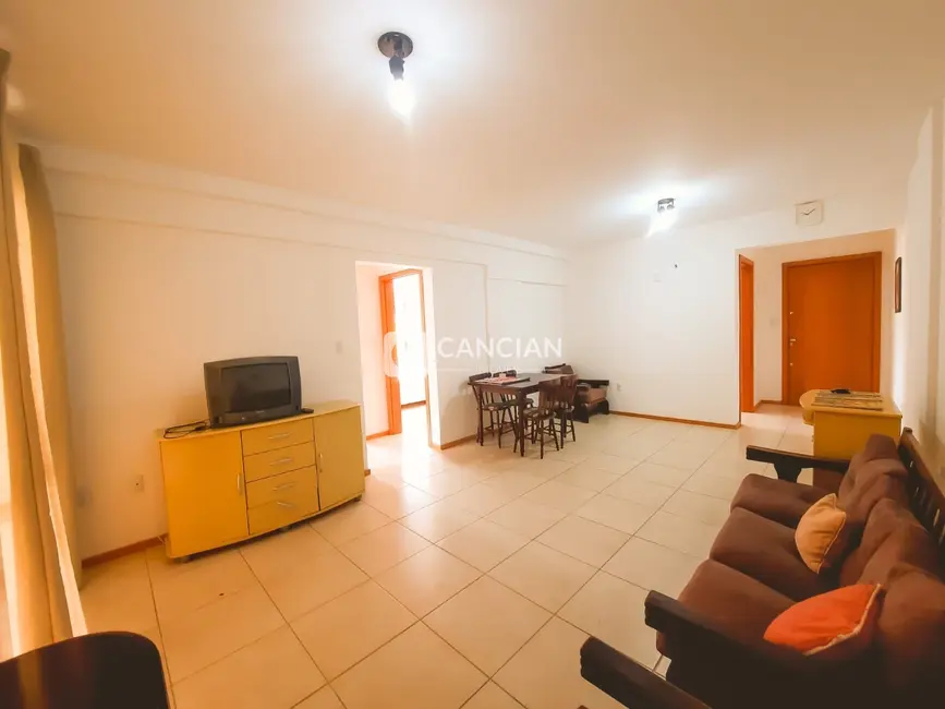 Foto 3 de Apartamento com 2 quartos para alugar, 80m2 em Centro, Santa Maria - RS