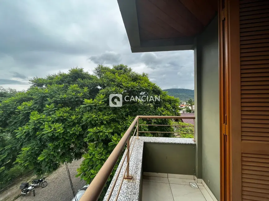 Foto 7 de Cobertura com 3 quartos para alugar, 135m2 em Camobi, Santa Maria - RS