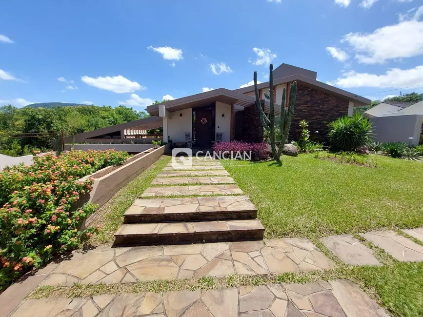 Foto 1 de Casa com 4 quartos à venda, 496m2 em Camobi, Santa Maria - RS