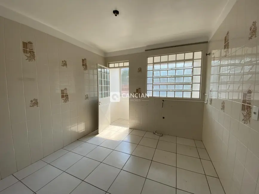 Apartamento com 3 quartos para alugar, 100m2 em São José, Santa Maria - RS - imagem 7 Foto 7 de Apartamento com 3 quartos para alugar, 100m2 em São José, Santa Maria - RS