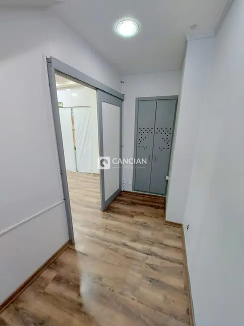Sala Comercial com 1 quarto para alugar, 39m2 em Centro, Santa Maria - RS - imagem 7 Foto 7 de Sala Comercial com 1 quarto para alugar, 39m2 em Centro, Santa Maria - RS