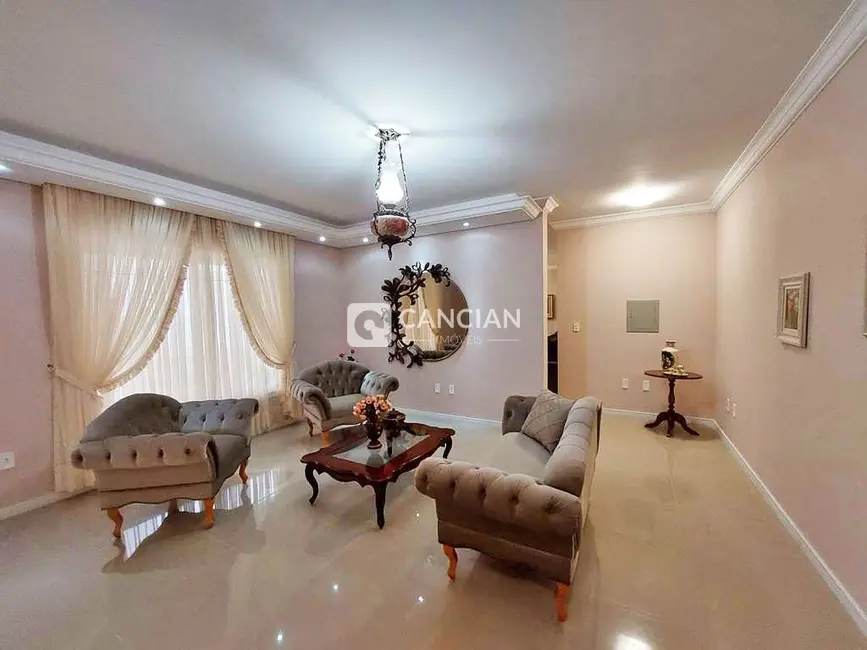 Casa com 2 quartos à venda, 190m2 em Camobi, Santa Maria - RS - imagem 4 Foto 4 de Casa com 2 quartos à venda, 190m2 em Camobi, Santa Maria - RS