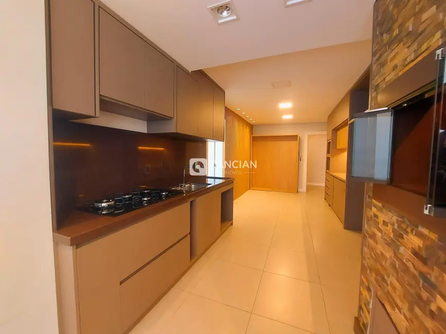 Foto 3 de Apartamento com 3 quartos à venda, 183m2 em Nossa Senhora de Fátima, Santa Maria - RS