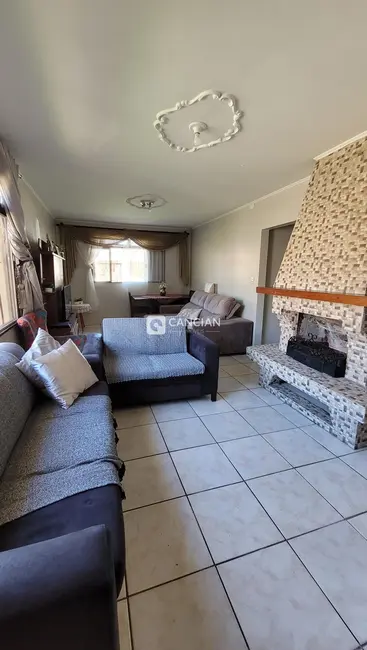 Casa com 3 quartos à venda, 121m2 em Patronato, Santa Maria - RS - imagem 3 Foto 3 de Casa com 3 quartos à venda, 121m2 em Patronato, Santa Maria - RS