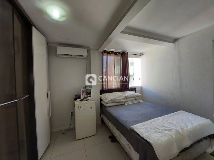 Foto 9 de Cobertura com 3 quartos à venda, 147m2 em Centro, Santa Maria - RS