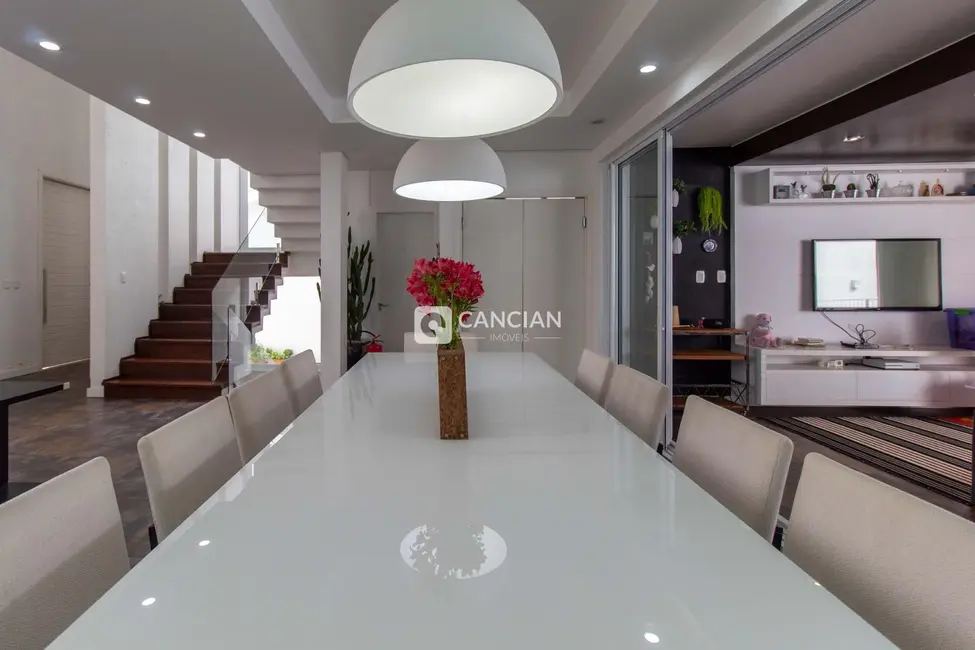 Foto 3 de Casa de Condomínio com 3 quartos à venda, 400m2 em Tomazetti, Santa Maria - RS