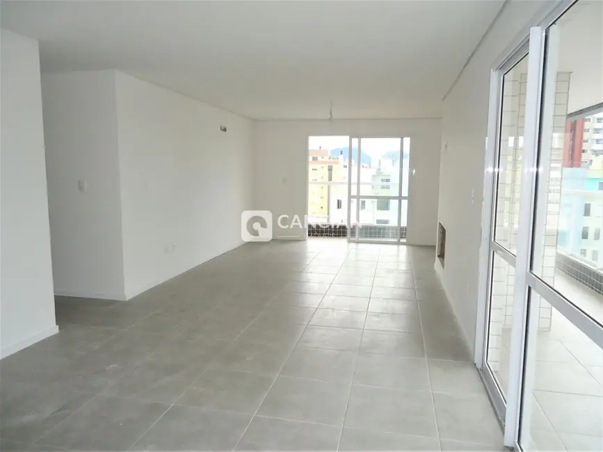 Foto 3 de Apartamento com 3 quartos à venda, 168m2 em Bonfim, Santa Maria - RS