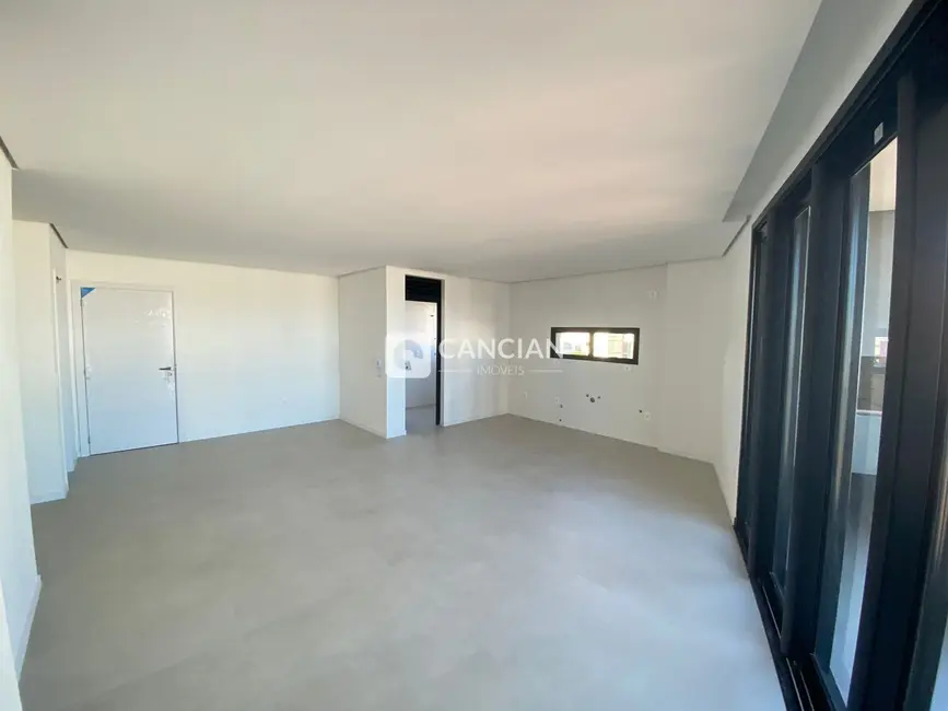 Foto 3 de Apartamento com 3 quartos à venda, 149m2 em Nossa Senhora Medianeira, Santa Maria - RS
