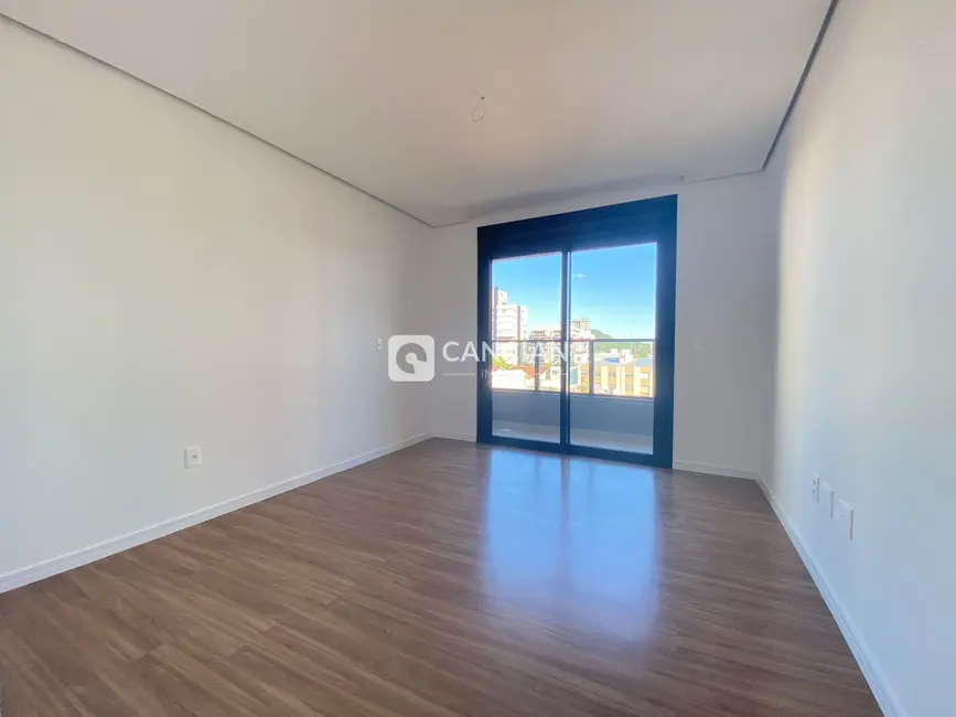 Foto 8 de Apartamento com 3 quartos à venda, 149m2 em Nossa Senhora Medianeira, Santa Maria - RS