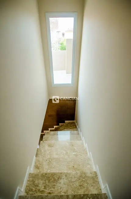 Casa com 2 quartos à venda, 100m2 em São José, Santa Maria - RS - imagem 8 Foto 8 de Casa com 2 quartos à venda, 100m2 em São José, Santa Maria - RS