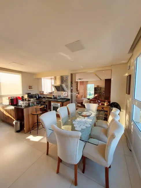 Cobertura com 4 quartos à venda, 258m2 em Nossa Senhora de Lourdes, Santa Maria - RS - imagem 9 Foto 9 de Cobertura com 4 quartos à venda, 258m2 em Nossa Senhora de Lourdes, Santa Maria - RS