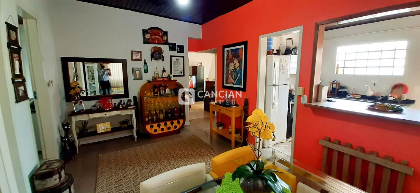 Foto 2 de Casa com 3 quartos à venda, 151m2 em Pinheiro Machado, Santa Maria - RS