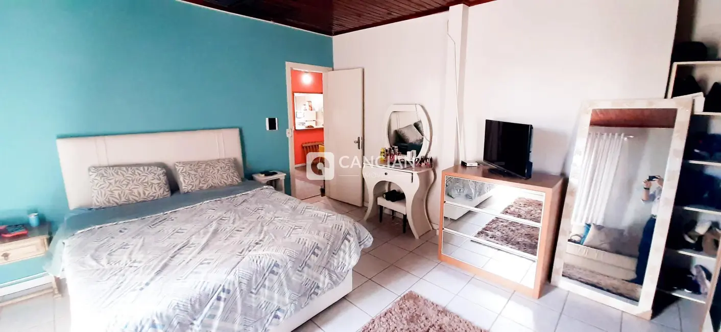 Casa com 3 quartos à venda, 151m2 em Pinheiro Machado, Santa Maria - RS - imagem 5 Foto 5 de Casa com 3 quartos à venda, 151m2 em Pinheiro Machado, Santa Maria - RS