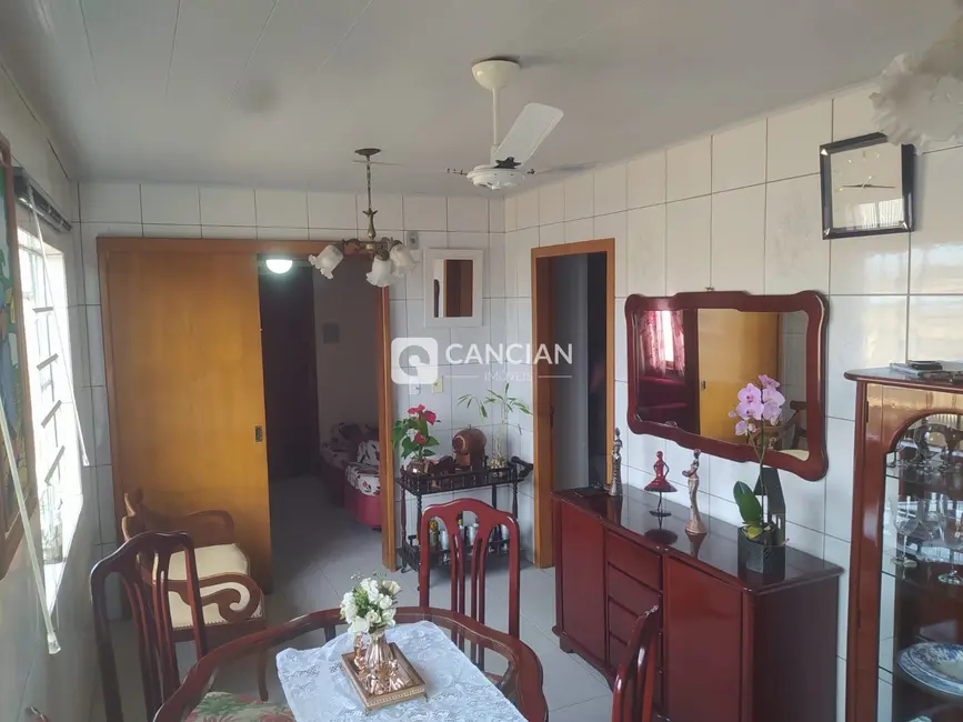 Foto 2 de Casa com 3 quartos à venda, 152m2 em Nossa Senhora do Perpétuo Socorro, Santa Maria - RS