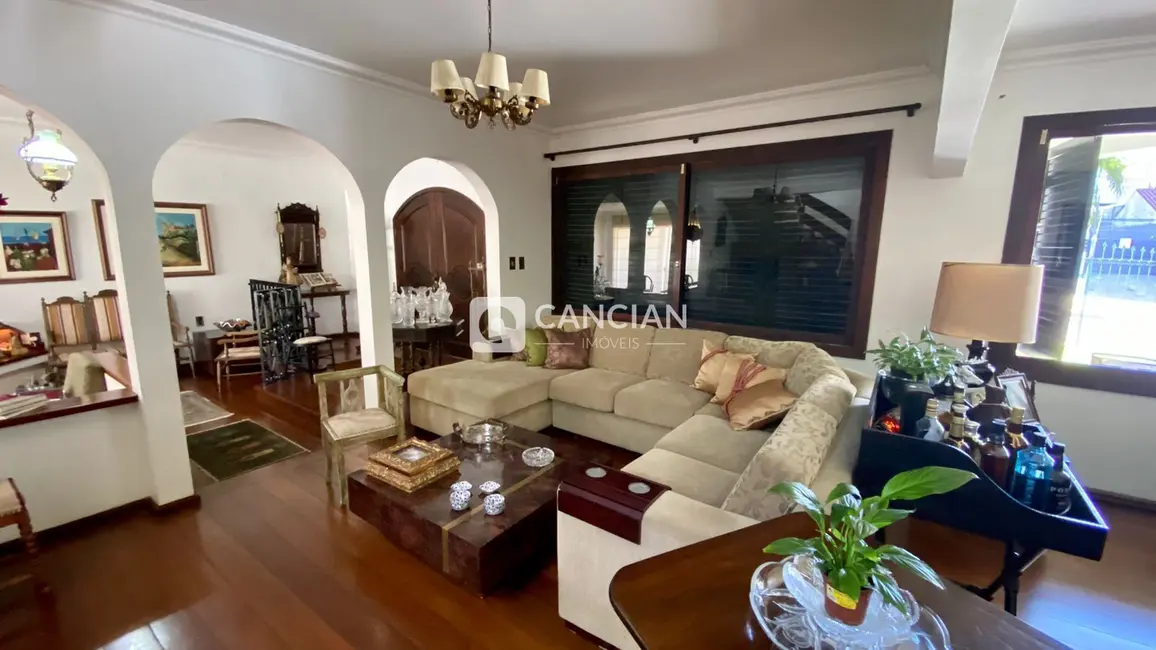 Casa com 5 quartos para alugar, 358m2 em Nossa Senhora de Lourdes, Santa Maria - RS - imagem 4 Foto 4 de Casa com 5 quartos para alugar, 358m2 em Nossa Senhora de Lourdes, Santa Maria - RS