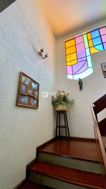 Casa com 5 quartos para alugar, 358m2 em Nossa Senhora de Lourdes, Santa Maria - RS - imagem 8 Foto 8 de Casa com 5 quartos para alugar, 358m2 em Nossa Senhora de Lourdes, Santa Maria - RS