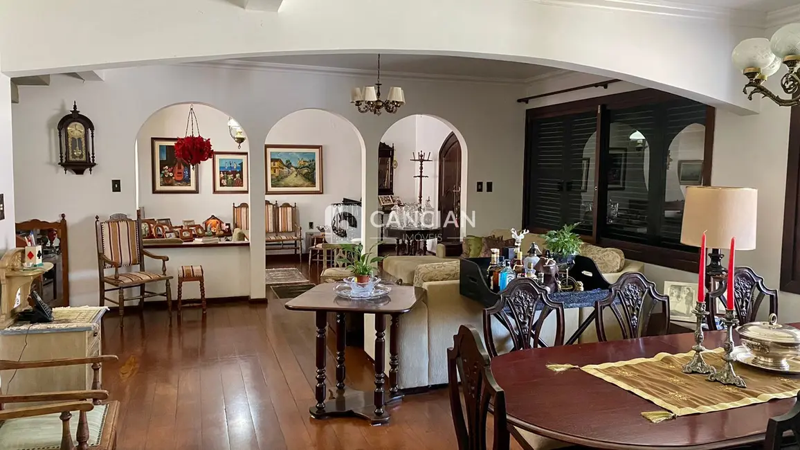 Casa com 5 quartos para alugar, 358m2 em Nossa Senhora de Lourdes, Santa Maria - RS - imagem 5 Foto 5 de Casa com 5 quartos para alugar, 358m2 em Nossa Senhora de Lourdes, Santa Maria - RS