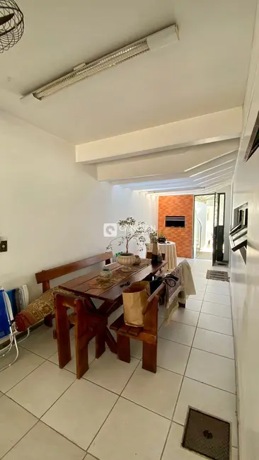 Casa com 5 quartos para alugar, 358m2 em Nossa Senhora de Lourdes, Santa Maria - RS - imagem 9 Foto 9 de Casa com 5 quartos para alugar, 358m2 em Nossa Senhora de Lourdes, Santa Maria - RS