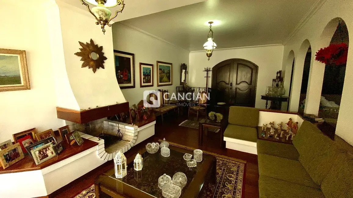 Casa com 5 quartos para alugar, 358m2 em Nossa Senhora de Lourdes, Santa Maria - RS - imagem 3 Foto 3 de Casa com 5 quartos para alugar, 358m2 em Nossa Senhora de Lourdes, Santa Maria - RS