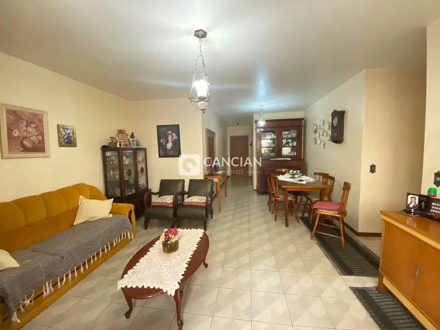 Foto 6 de Apartamento com 3 quartos à venda, 174m2 em Nossa Senhora de Fátima, Santa Maria - RS