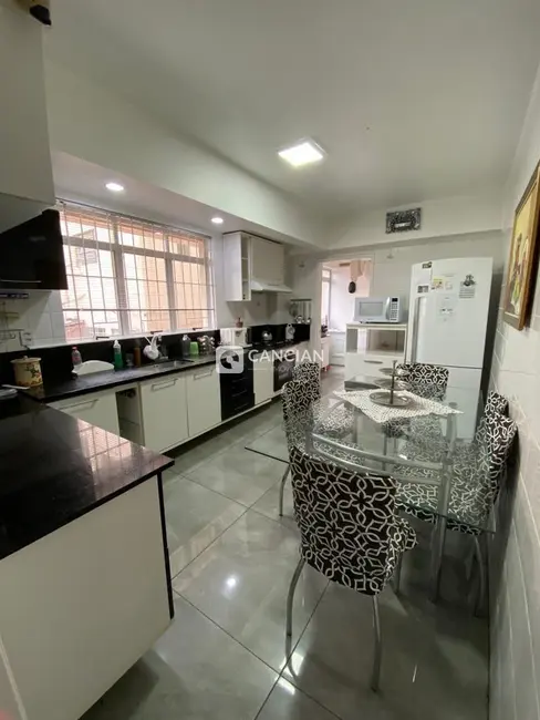 Foto 3 de Apartamento com 2 quartos à venda, 144m2 em Centro, Santa Maria - RS