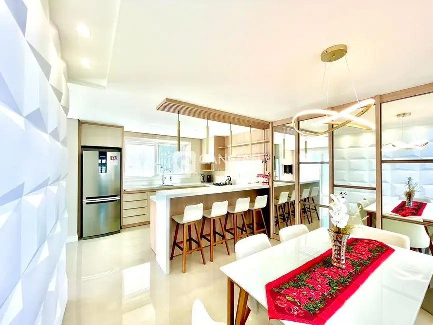 Casa com 3 quartos à venda, 175m2 em Camobi, Santa Maria - RS - imagem 3 Foto 3 de Casa com 3 quartos à venda, 175m2 em Camobi, Santa Maria - RS