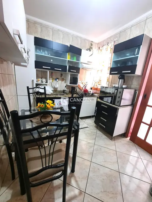 Foto 6 de Apartamento com 2 quartos à venda, 81m2 em São José, Santa Maria - RS