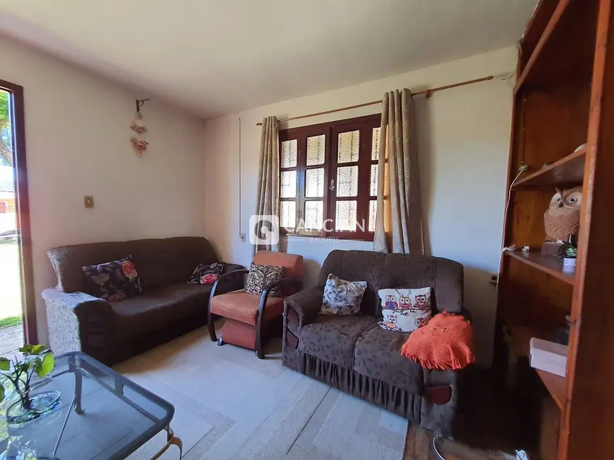 Foto 1 de Casa com 2 quartos à venda, 98m2 em Juscelino Kubitschek, Santa Maria - RS