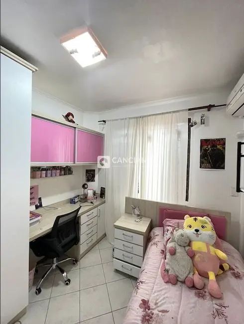 Apartamento com 3 quartos à venda, 170m2 em Camobi, Santa Maria - RS - imagem 8 Foto 8 de Apartamento com 3 quartos à venda, 170m2 em Camobi, Santa Maria - RS