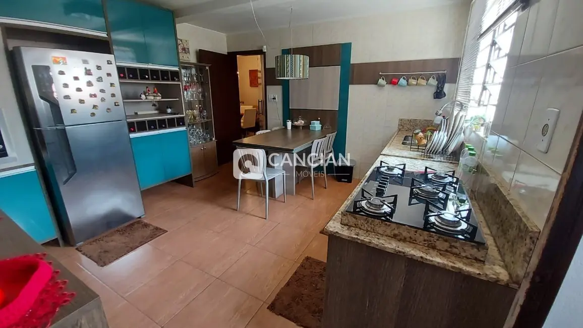Casa com 4 quartos à venda, 300m2 em Dom Antônio Reis, Santa Maria - RS - imagem 5 Foto 5 de Casa com 4 quartos à venda, 300m2 em Dom Antônio Reis, Santa Maria - RS