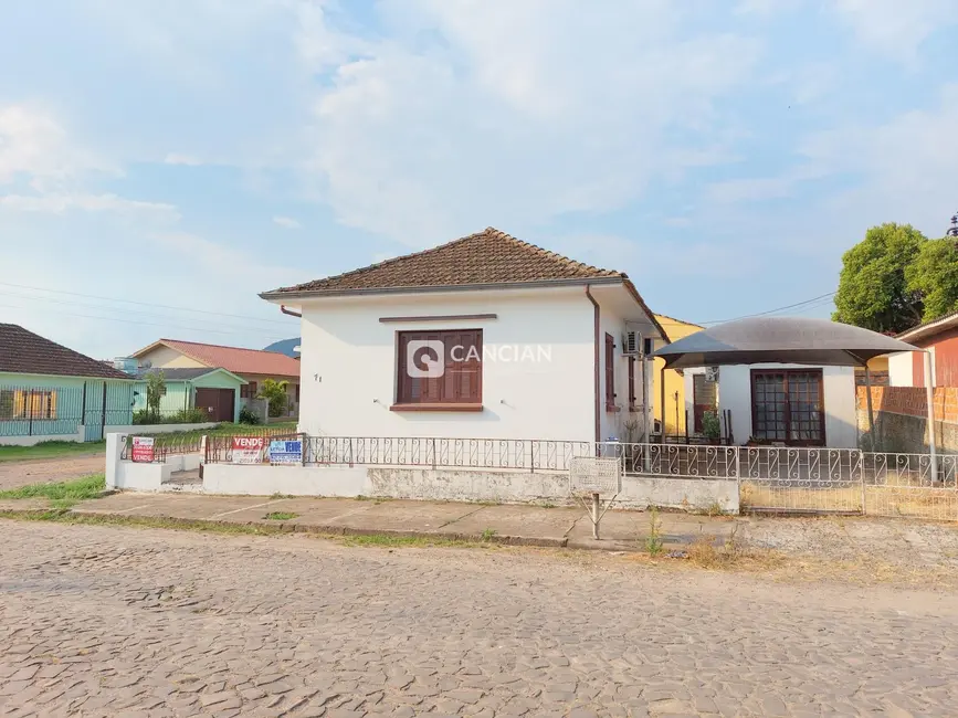 Foto 2 de Casa com 2 quartos à venda, 103m2 em Camobi, Santa Maria - RS