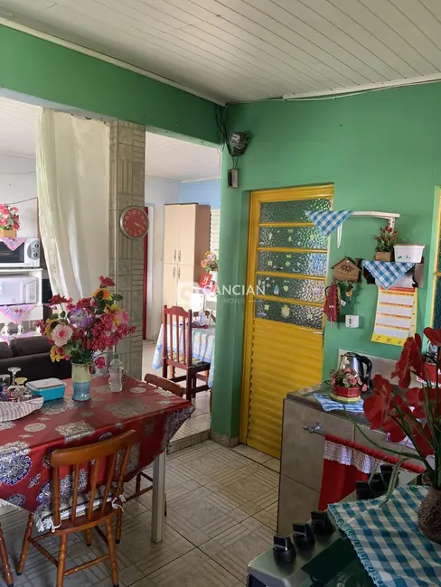 Casa com 2 quartos à venda, 70m2 em Menino Jesus, Santa Maria - RS - imagem 6 Foto 6 de Casa com 2 quartos à venda, 70m2 em Menino Jesus, Santa Maria - RS