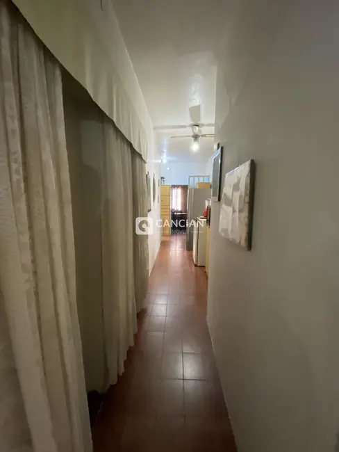 Foto 3 de Casa com 3 quartos à venda, 130m2 em Centro, Santa Maria - RS