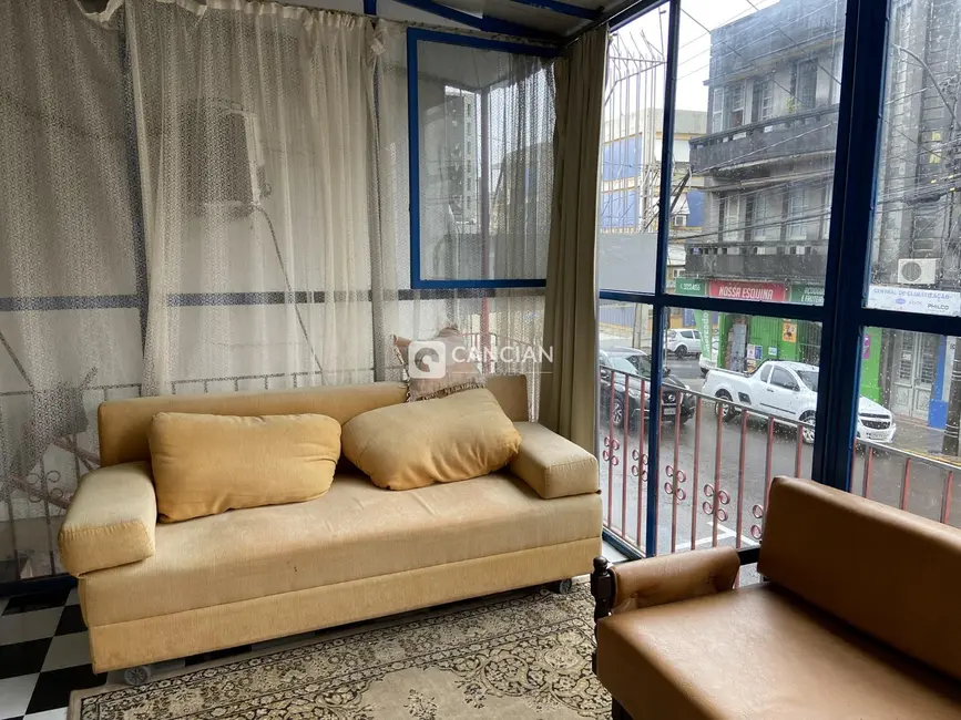 Casa com 3 quartos à venda, 130m2 em Centro, Santa Maria - RS - imagem 4 Foto 4 de Casa com 3 quartos à venda, 130m2 em Centro, Santa Maria - RS