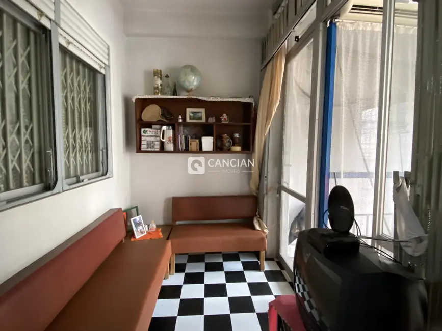 Casa com 3 quartos à venda, 130m2 em Centro, Santa Maria - RS - imagem 5 Foto 5 de Casa com 3 quartos à venda, 130m2 em Centro, Santa Maria - RS