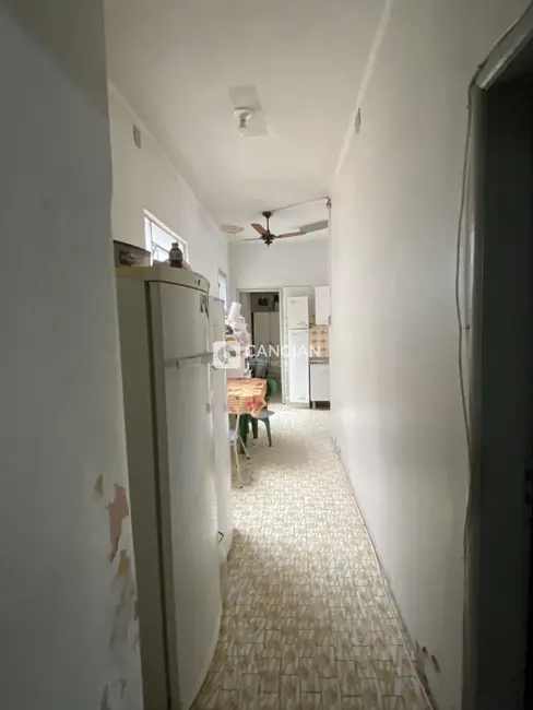 Casa com 3 quartos à venda, 130m2 em Centro, Santa Maria - RS - imagem 9 Foto 9 de Casa com 3 quartos à venda, 130m2 em Centro, Santa Maria - RS